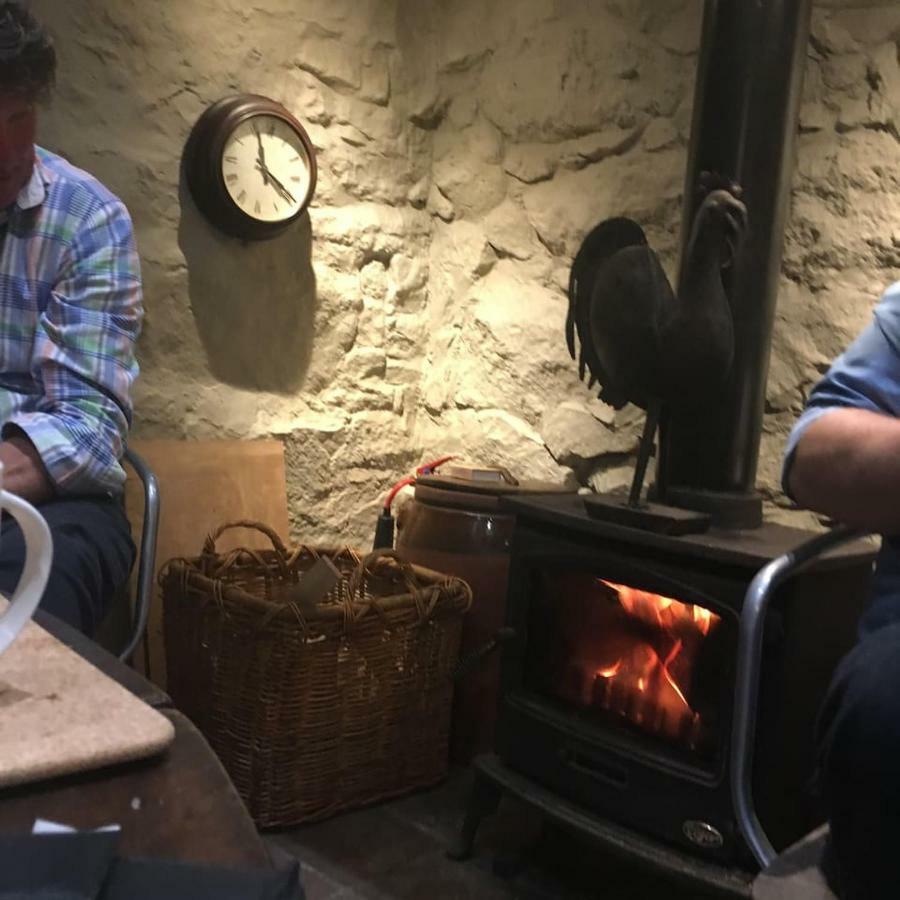 1 Bryn Tirion Uchaf * Pwllheli