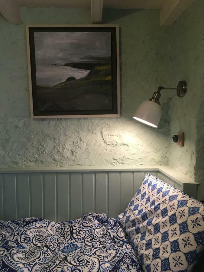 1 Bryn Tirion Uchaf * Pwllheli